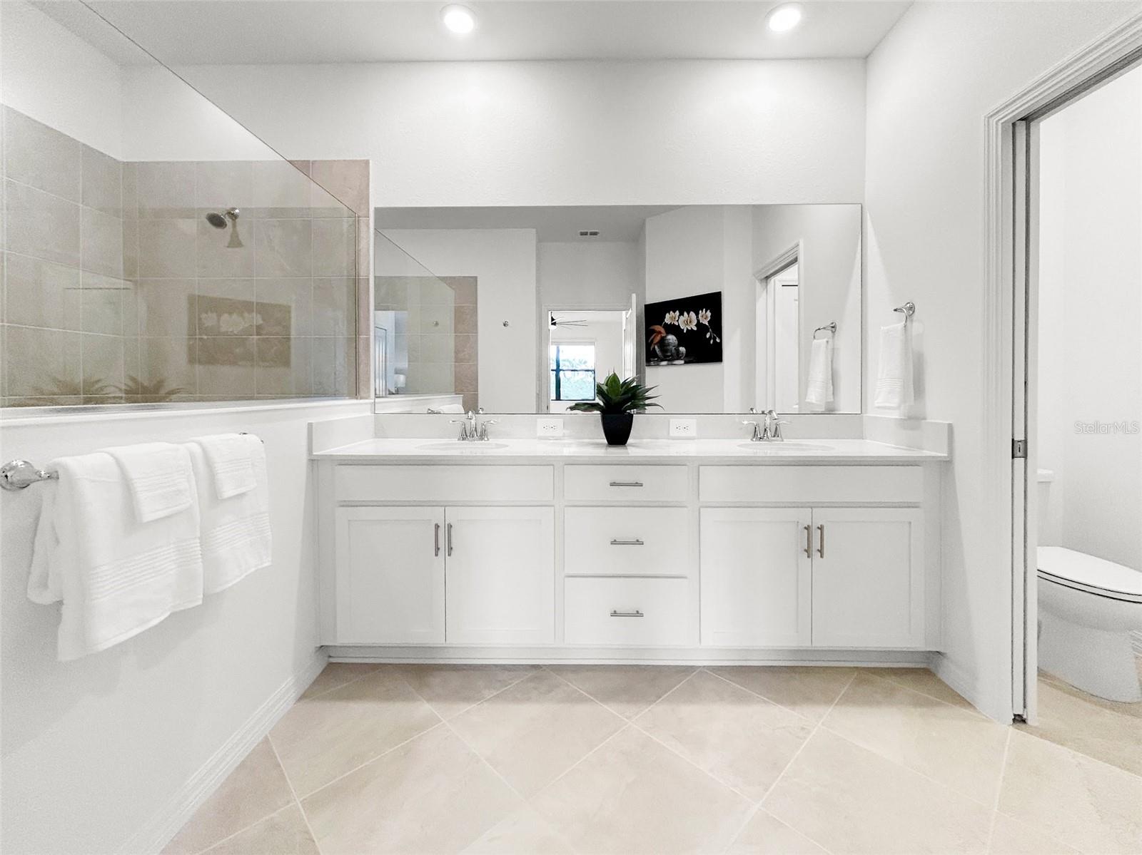 BUILDING #9/PH 7/COACH HOMES A - Residential Lease