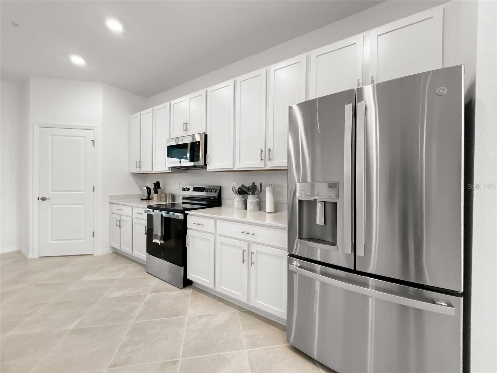 BUILDING #9/PH 7/COACH HOMES A - Residential Lease
