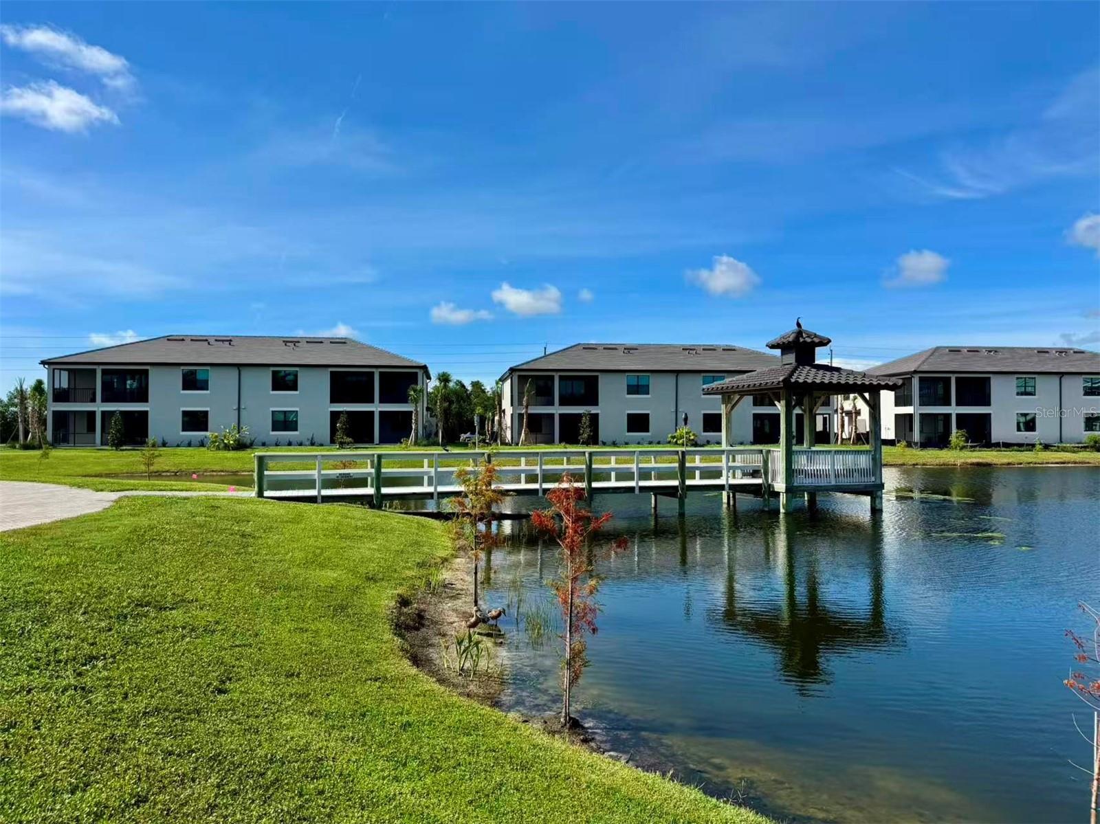 BUILDING #9/PH 7/COACH HOMES A - Residential Lease