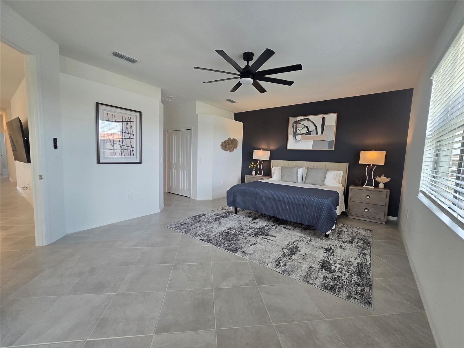 BUILDING #9/PH 7/COACH HOMES A - Residential Lease