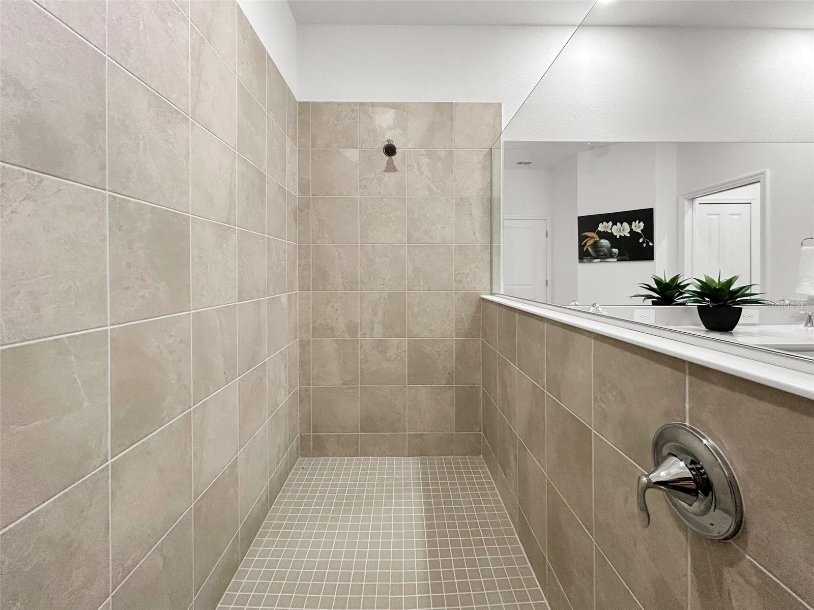 BUILDING #9/PH 7/COACH HOMES A - Residential Lease