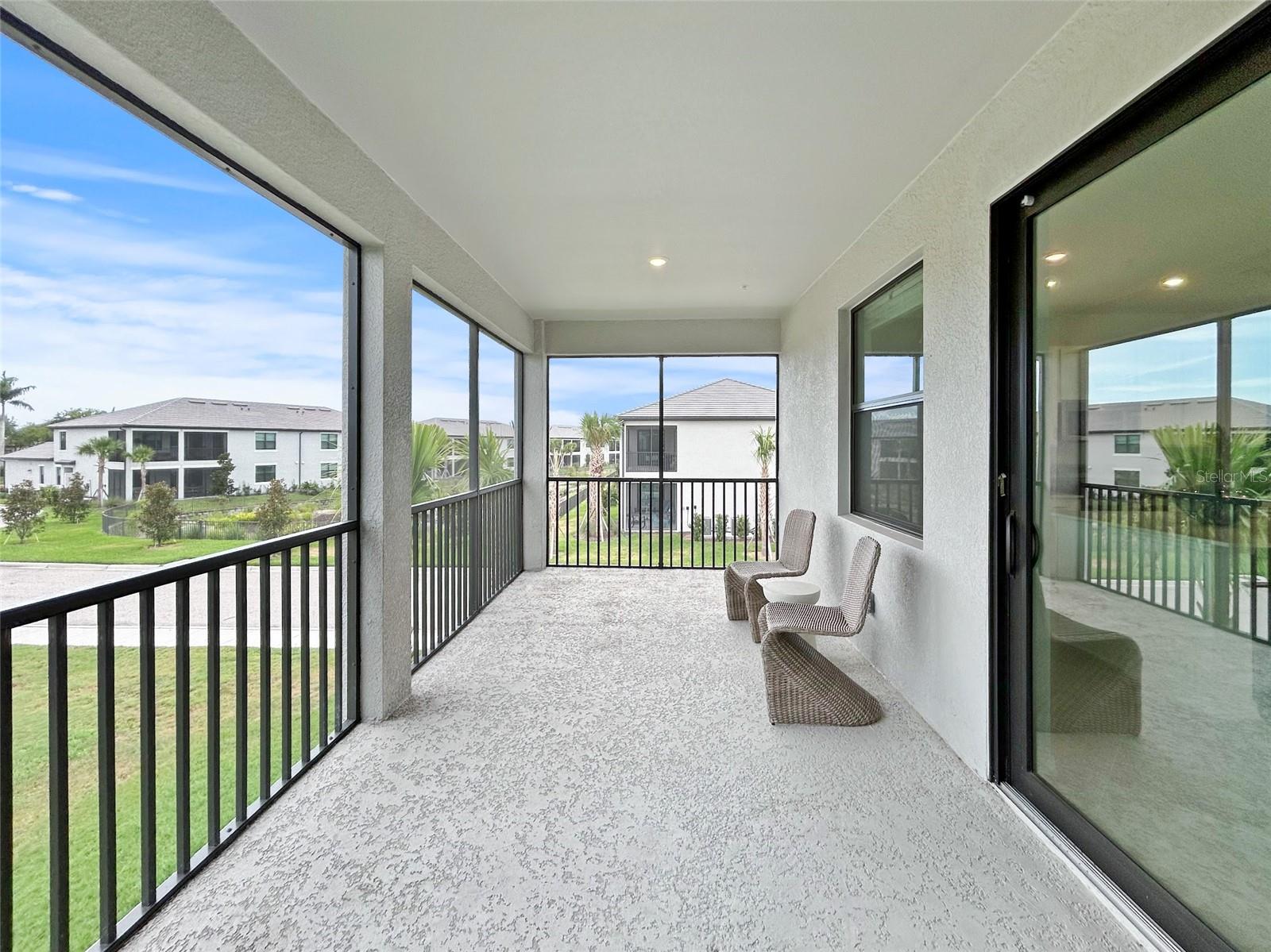 BUILDING #9/PH 7/COACH HOMES A - Residential Lease