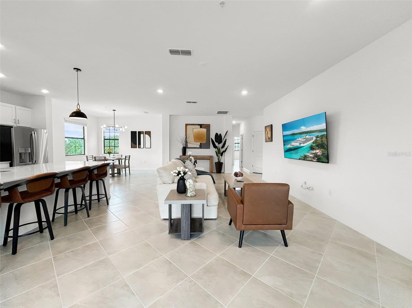 BUILDING #9/PH 7/COACH HOMES A - Residential Lease