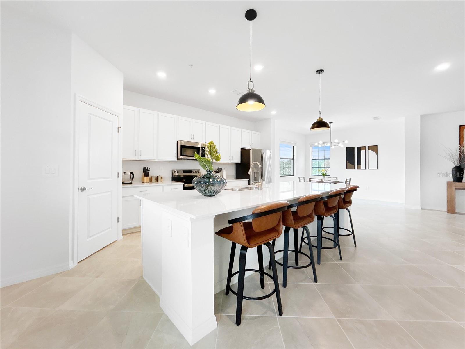 BUILDING #9/PH 7/COACH HOMES A - Residential Lease