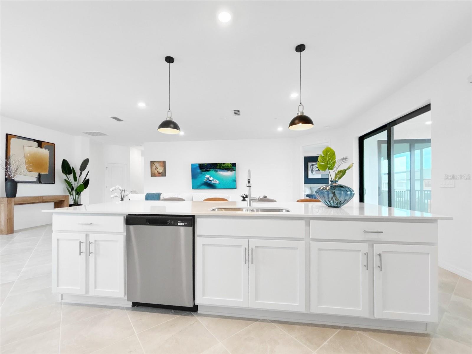 BUILDING #9/PH 7/COACH HOMES A - Residential Lease