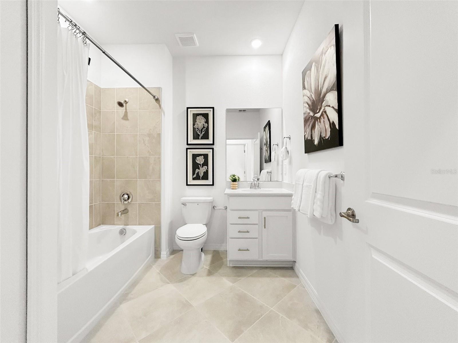 BUILDING #9/PH 7/COACH HOMES A - Residential Lease