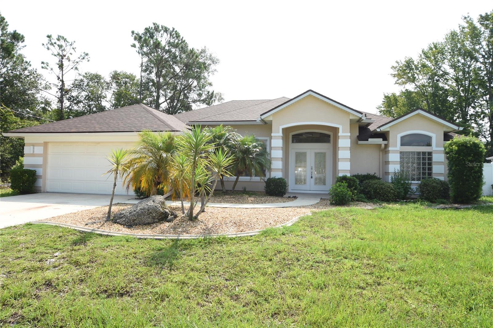 Deposit free living (for qualified renters through Obligo)! FENCED YARD & POOL HOME! POOL & LAWN CARE INCLUDED.  Fenced in backyard is spacious and open and has an in-ground pool perfect for parties and relaxing in the Florida weather.  A lovely, three bedroom, two bathroom. 2 car garage. Over 1800 sq ft. As you enter the property you will find a nice open foyer and dedicated dining room area which connects to the kitchen and living room. Kitchen is equipped with granite counter-tops, all new stainless steel appliances, breakfast nook and deep pantry. Living room is built on a room in the back of the home with split floor plan, vaulted ceilings and access to the private pool with screened-in patio. Master bedroom with trey ceilings and a luxurious master bath with double vanity, garden tub and walk in shower. The entire home has both tiled and laminate wood flooring. Don't miss this wonderful home! Call now to schedule your private showing!
Learn more about the benefits of deposit-free living here:
See the Obligo brochure https://depositfree.myobligo.com/hubfs/Partner%20Resource%20Center%20(Obligo%20x%20Buildium)/Tenant%20Brochure.pdf
