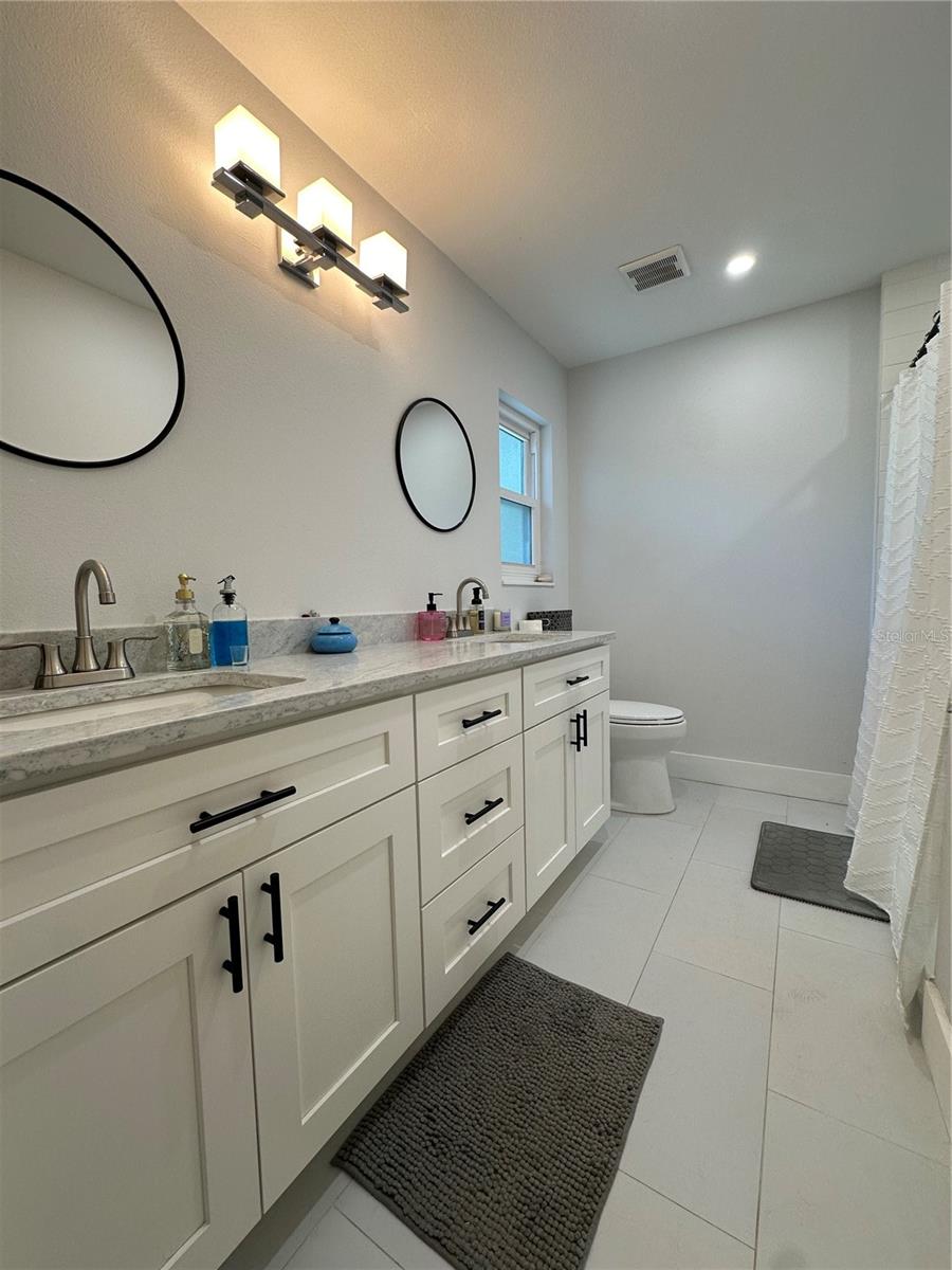 CAMBRIDGE UNIT 01 - Residential