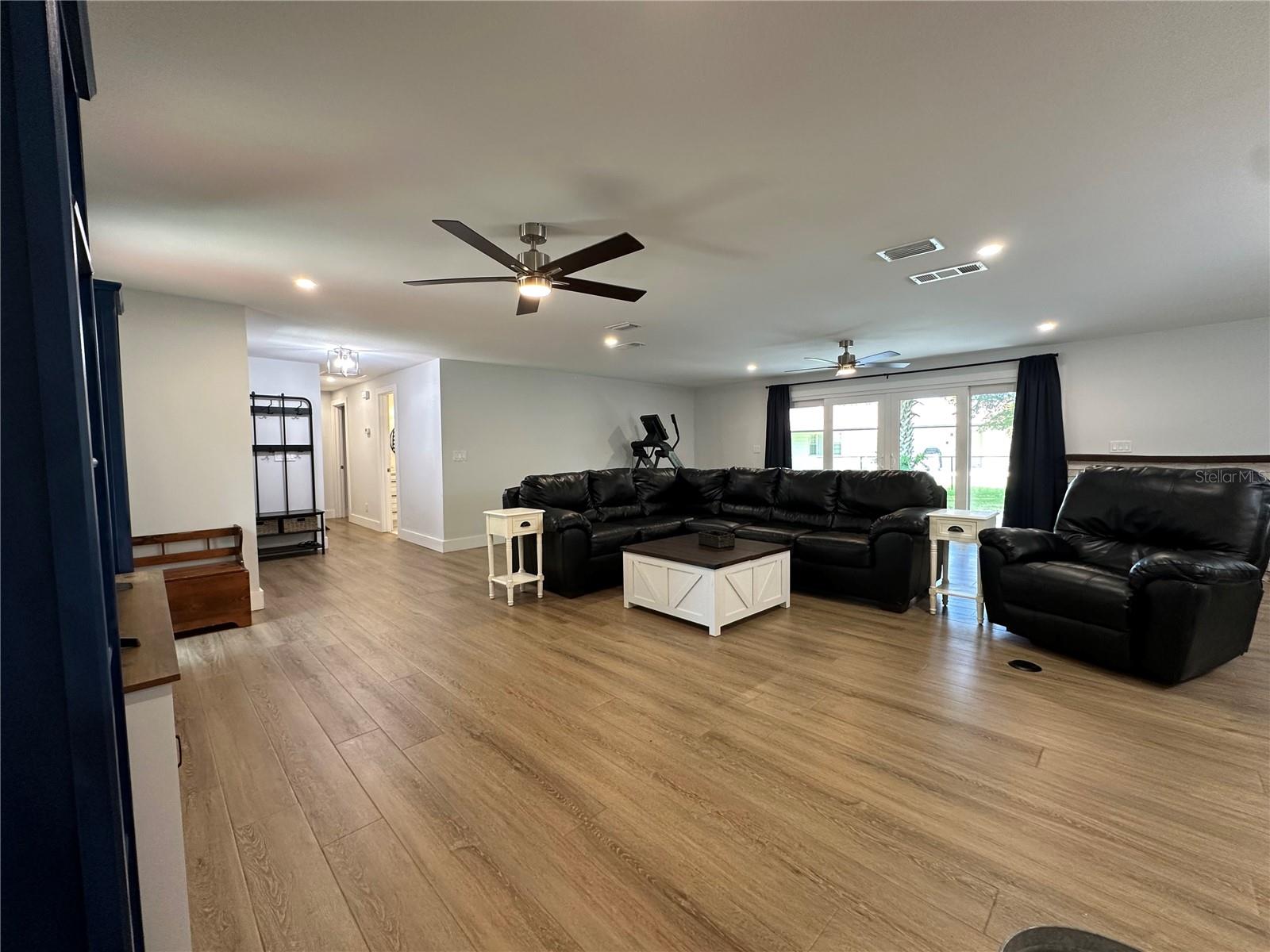CAMBRIDGE UNIT 01 - Residential