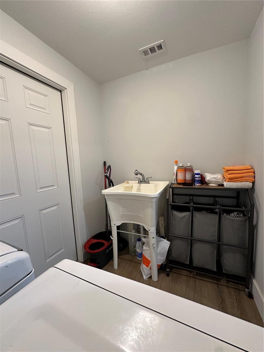 CAMBRIDGE UNIT 01 - Residential