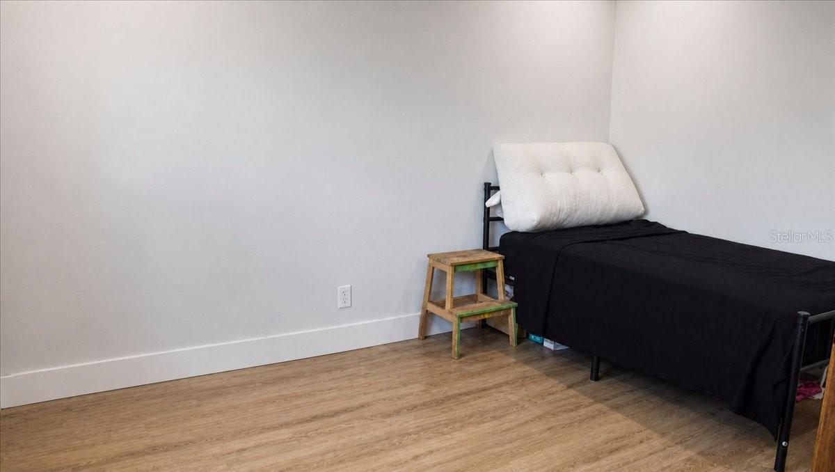 CAMBRIDGE UNIT 01 - Residential