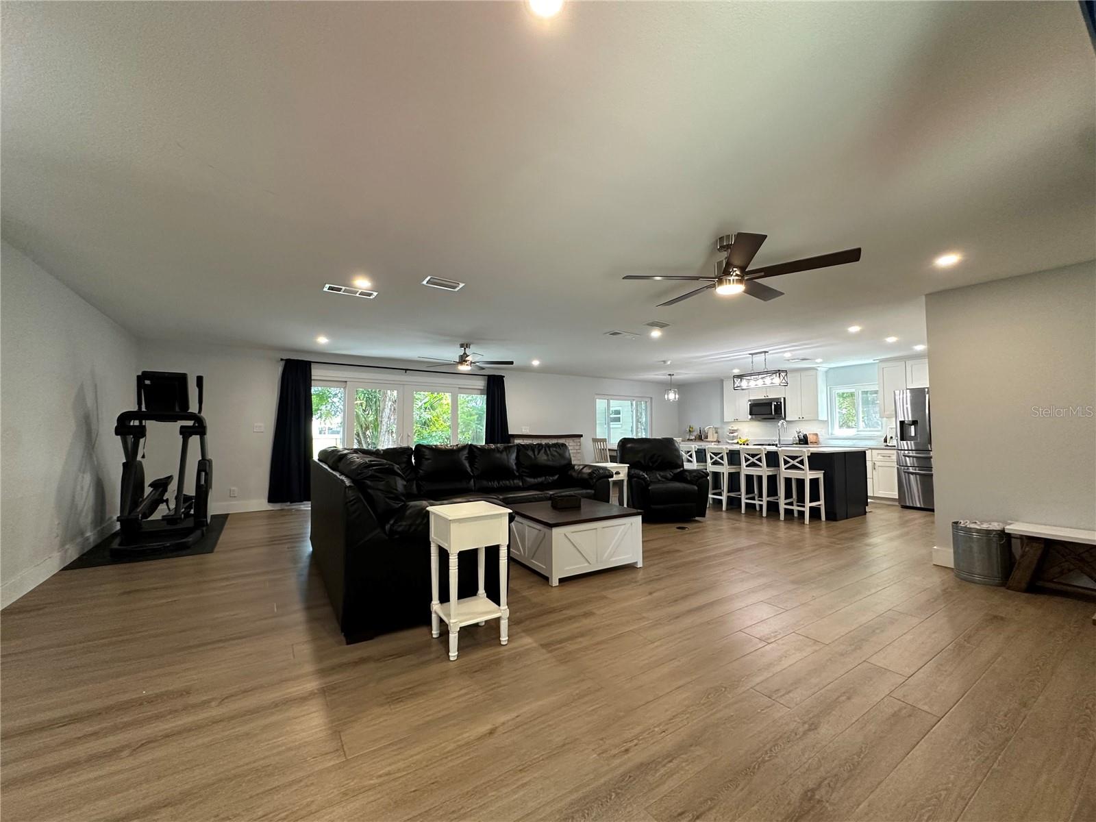 CAMBRIDGE UNIT 01 - Residential