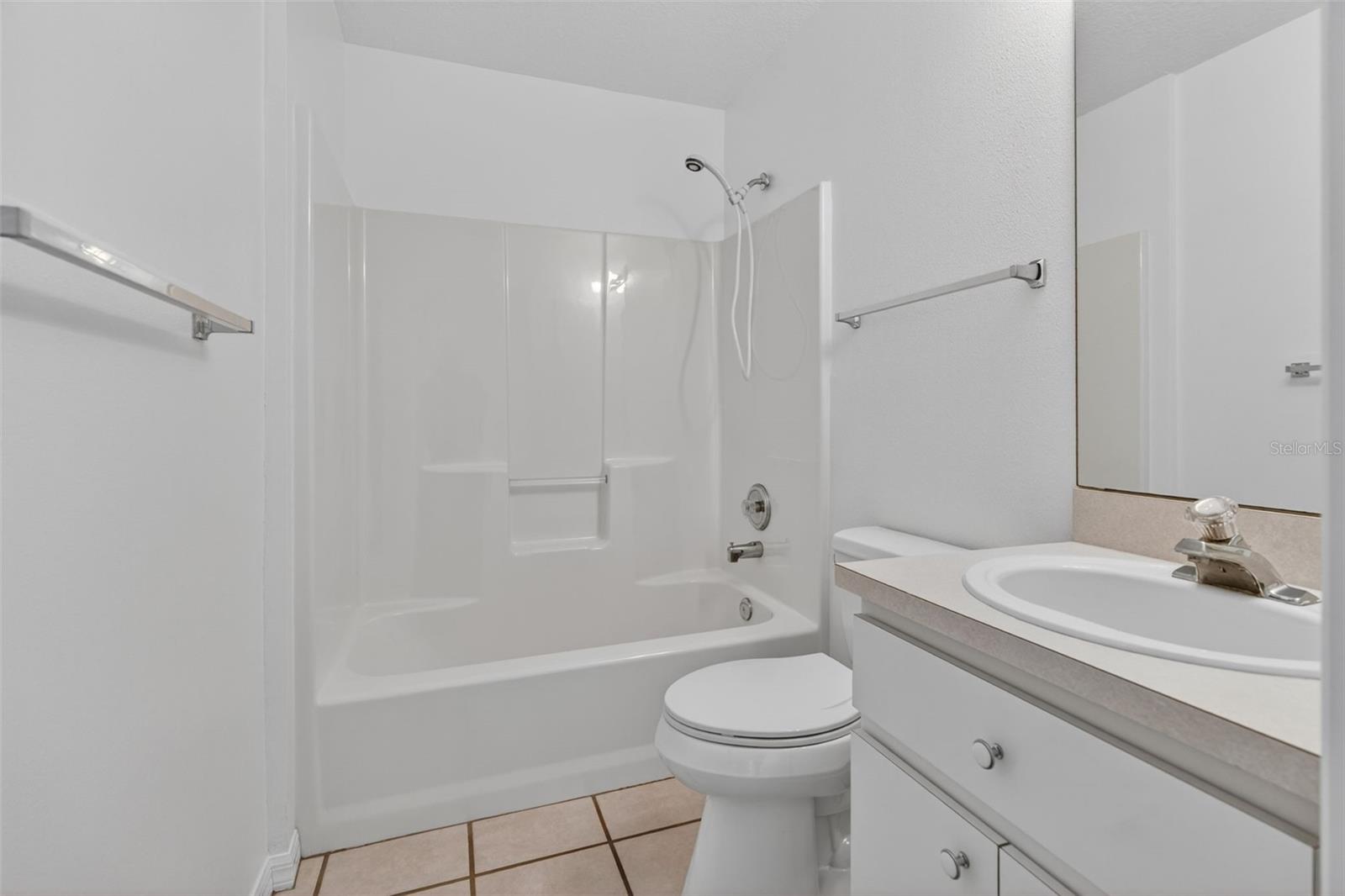 OAKWOOD VILLAGE BEVERLY HILLS PH 01 - Residential