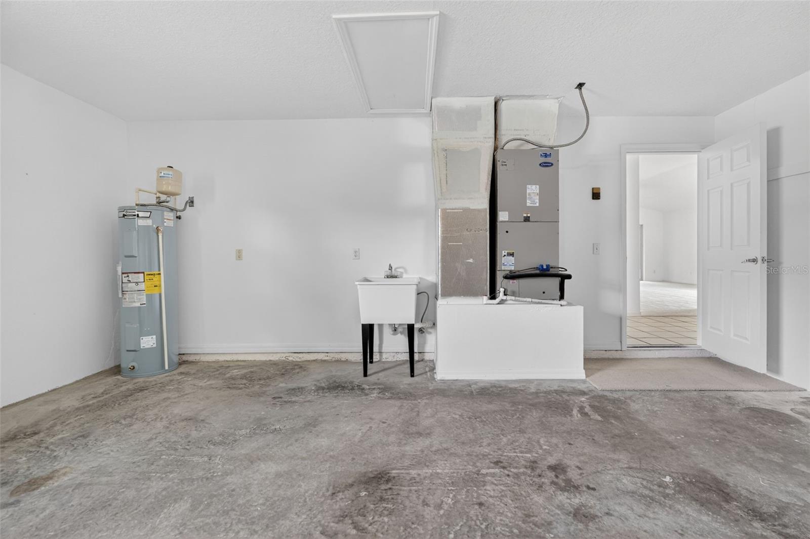 OAKWOOD VILLAGE BEVERLY HILLS PH 01 - Residential