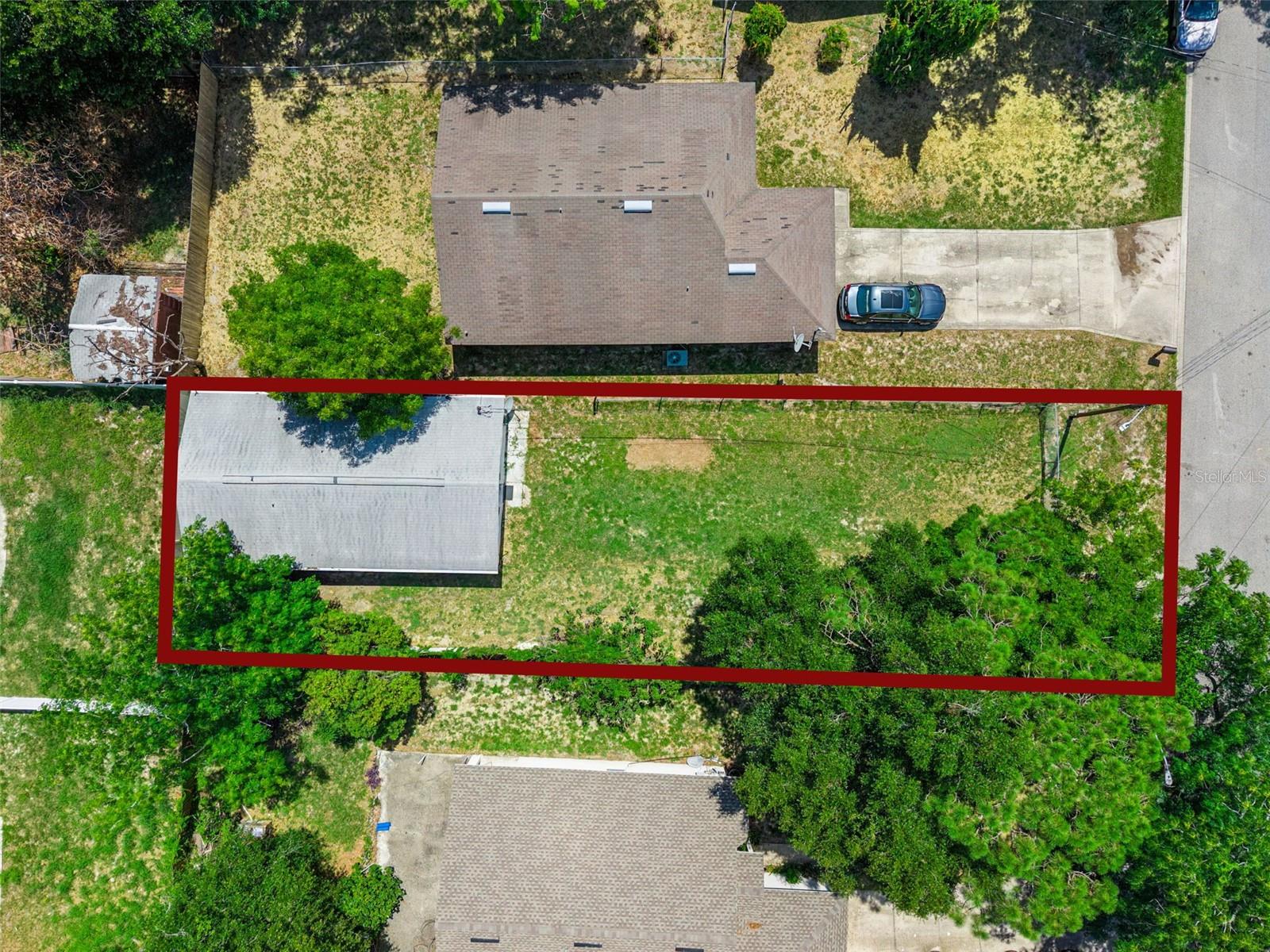 LAKE HILL - Residential