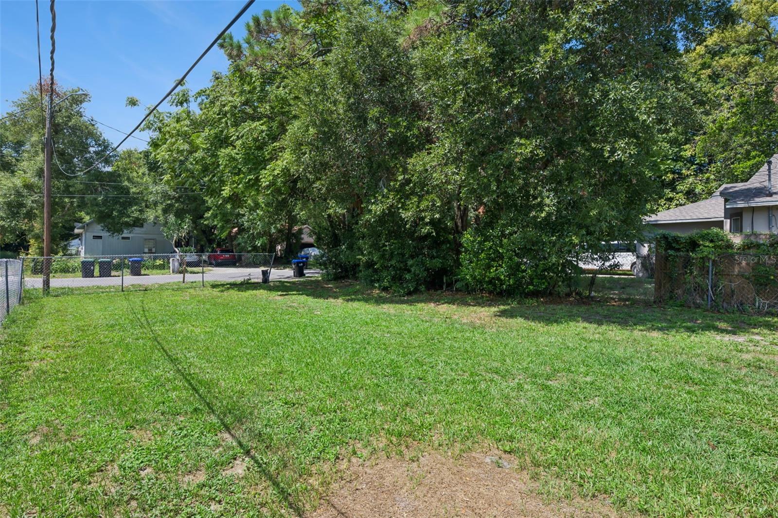 LAKE HILL - Residential