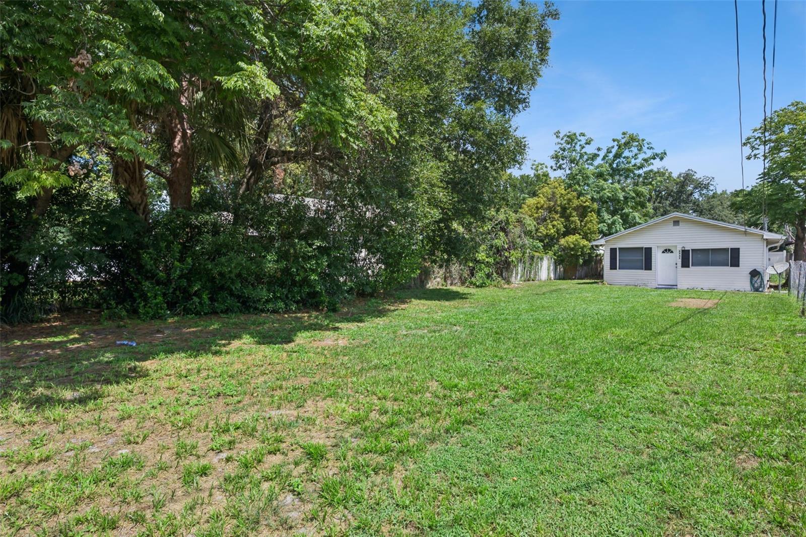 LAKE HILL - Residential