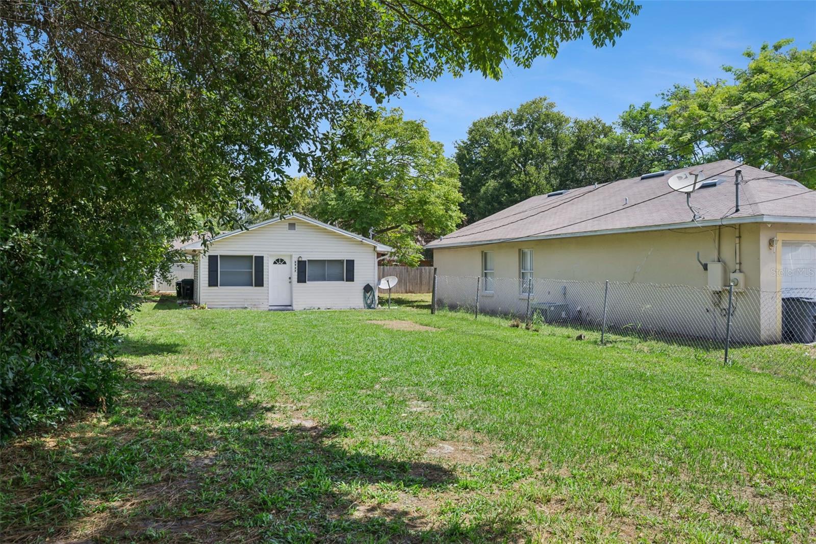LAKE HILL - Residential