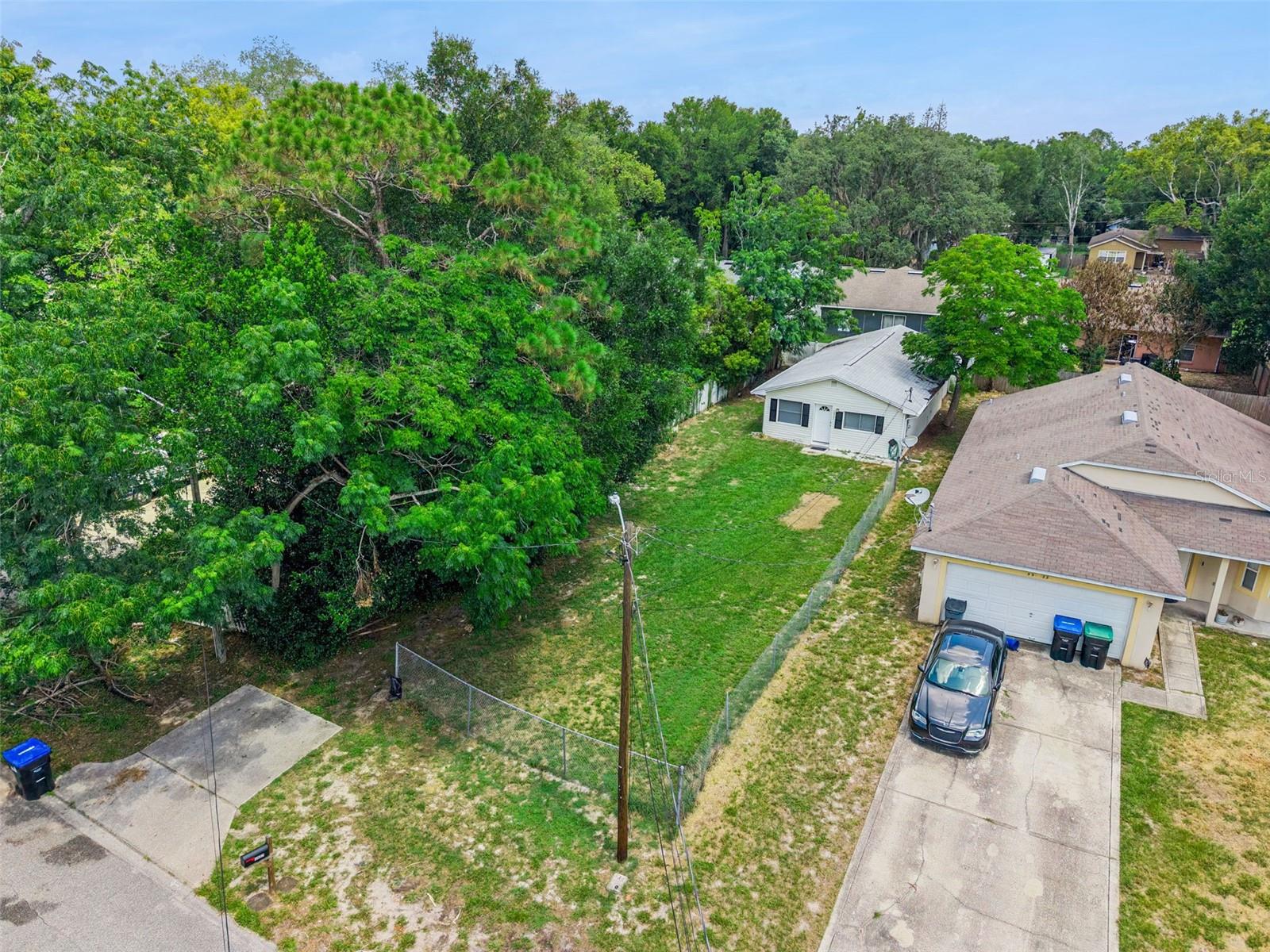LAKE HILL - Residential