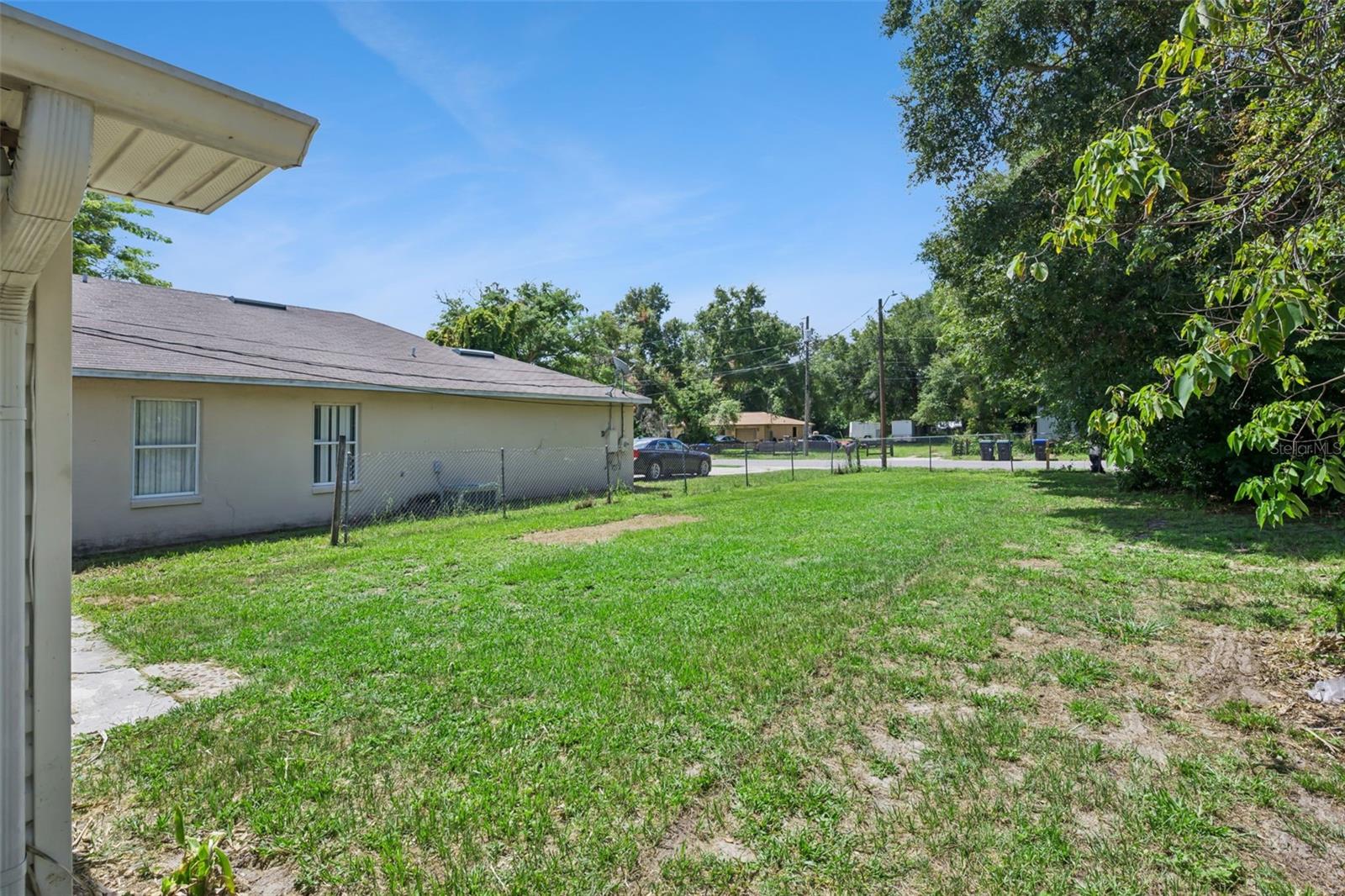 LAKE HILL - Residential