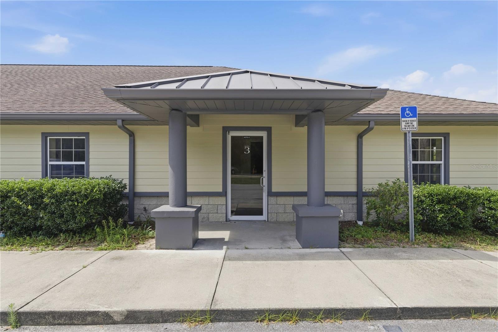 35TH STREET INDUST COMPLEX - Commercial Lease