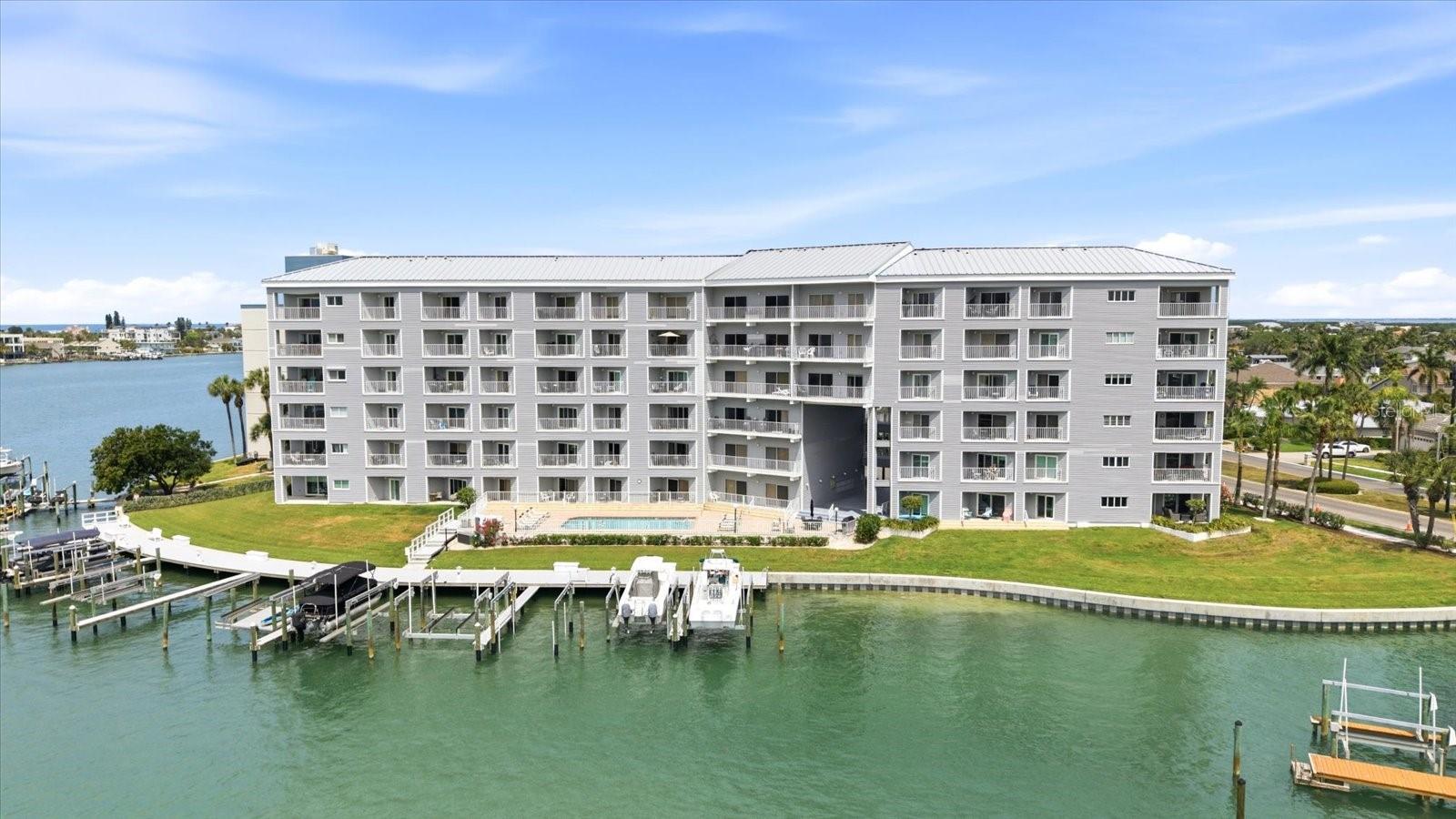 610 ISLAND WAY CONDO - Residential