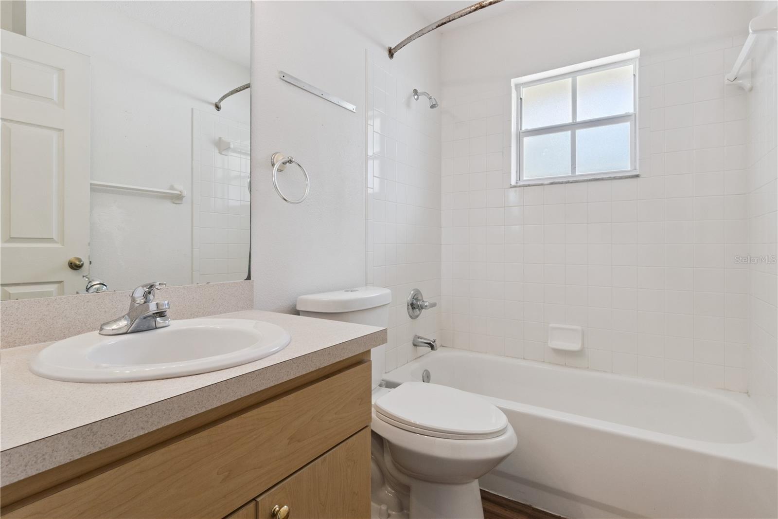 LA VISTA REP - Residential