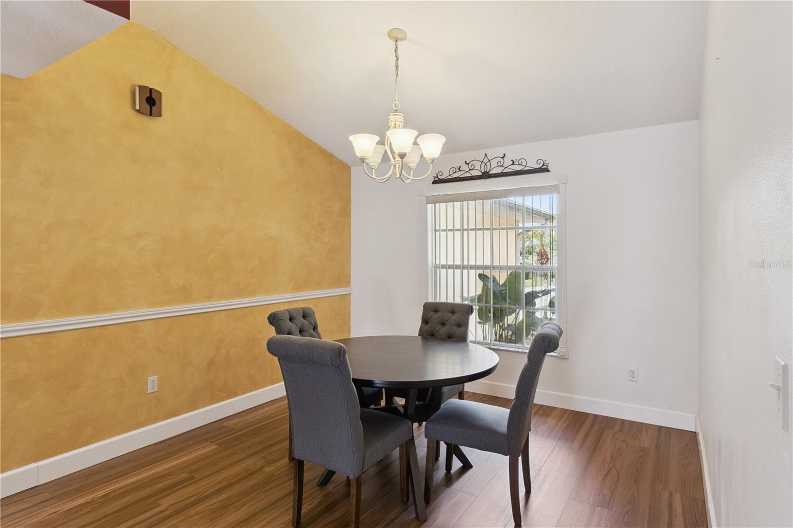 LA VISTA REP - Residential