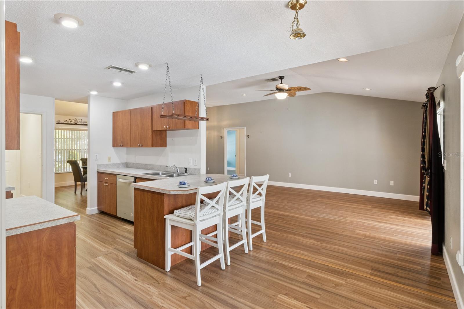 LA VISTA REP - Residential