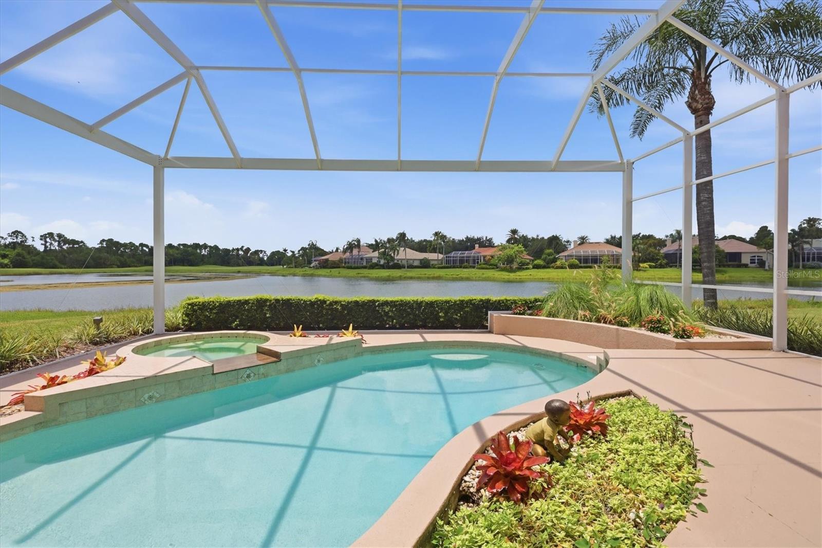 UNIVERSITY PARK COUNTRY CLUB - Residential