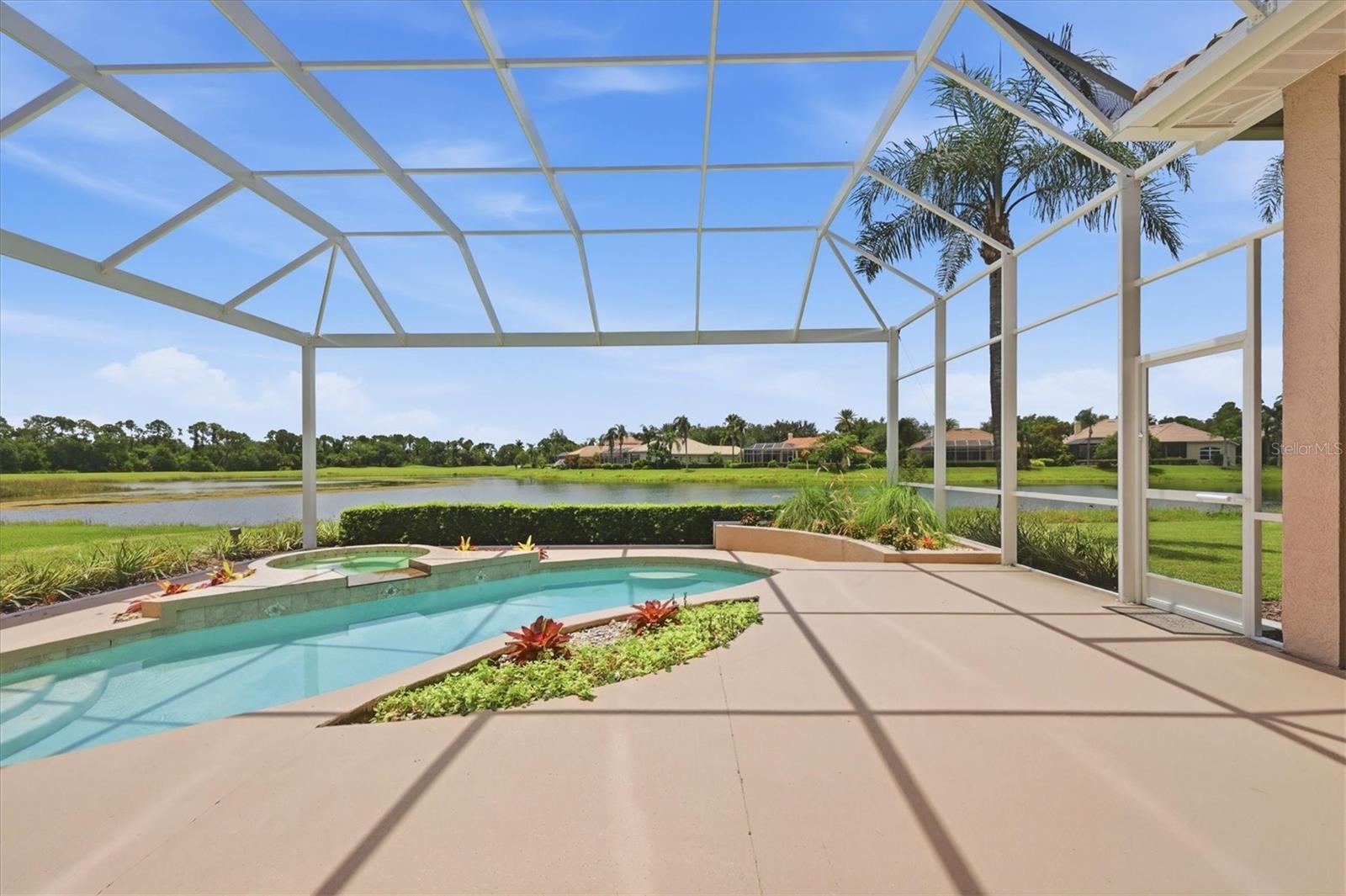 UNIVERSITY PARK COUNTRY CLUB - Residential