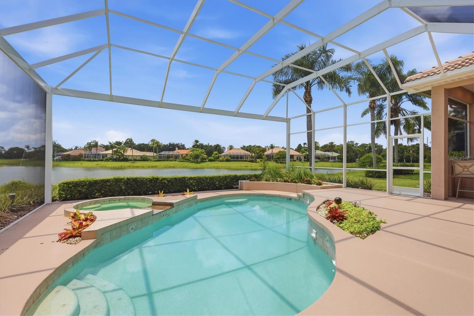 UNIVERSITY PARK COUNTRY CLUB - Residential
