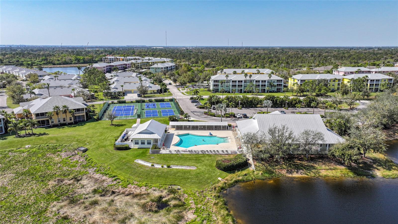 LAKE VIEW H CONDO/HERITAGE LAKE - Residential