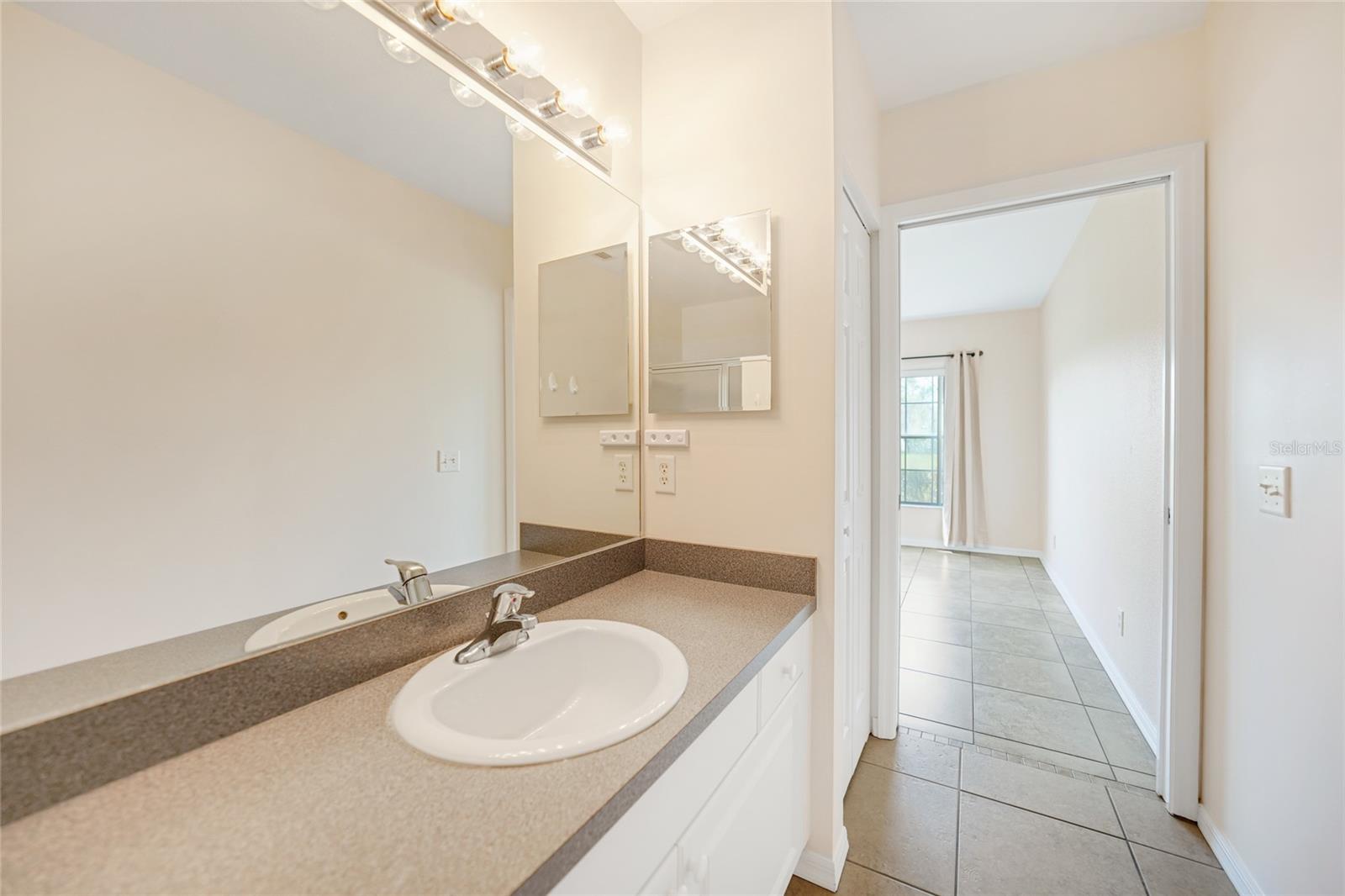 LAKE VIEW H CONDO/HERITAGE LAKE - Residential