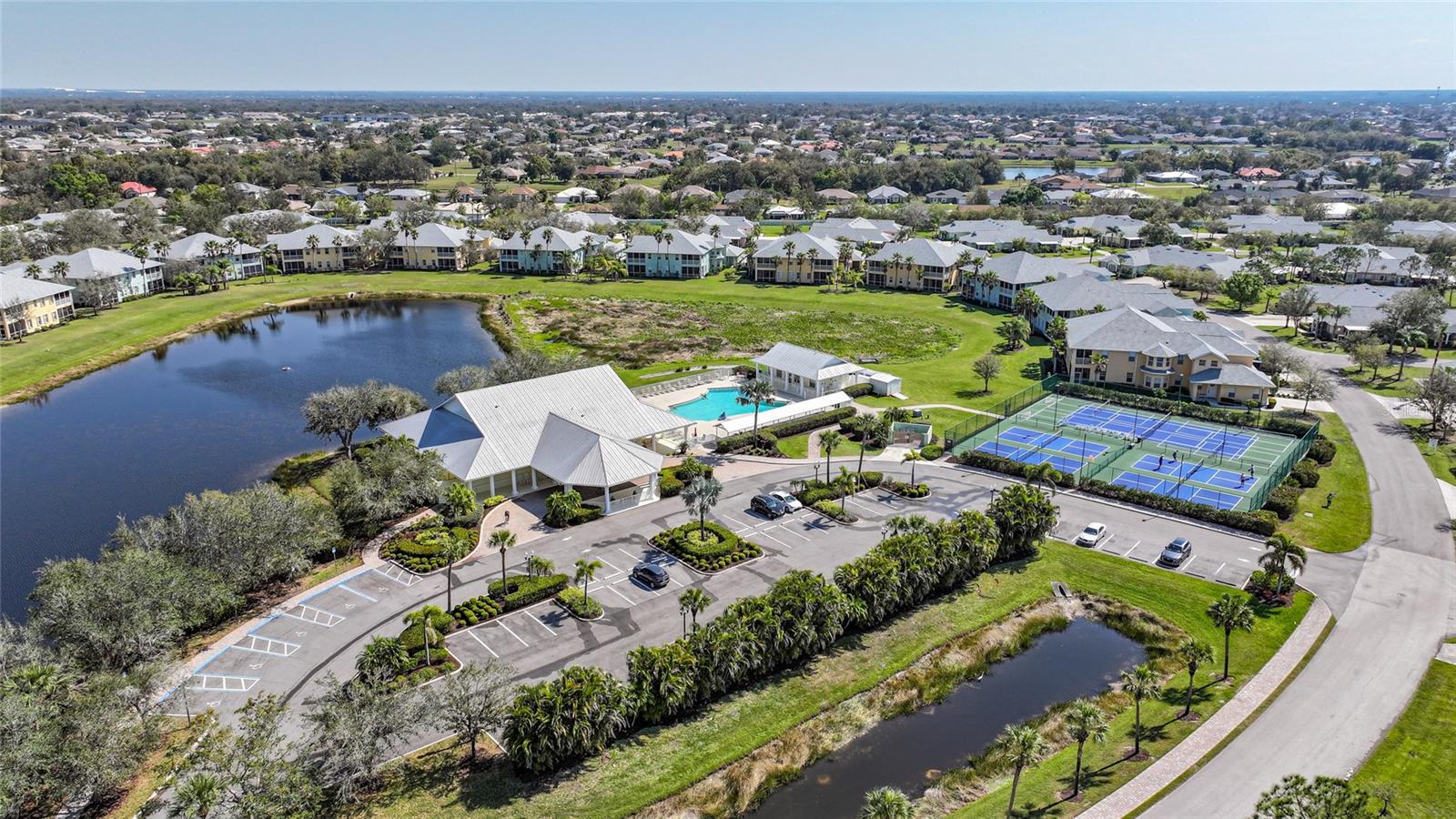 LAKE VIEW H CONDO/HERITAGE LAKE - Residential