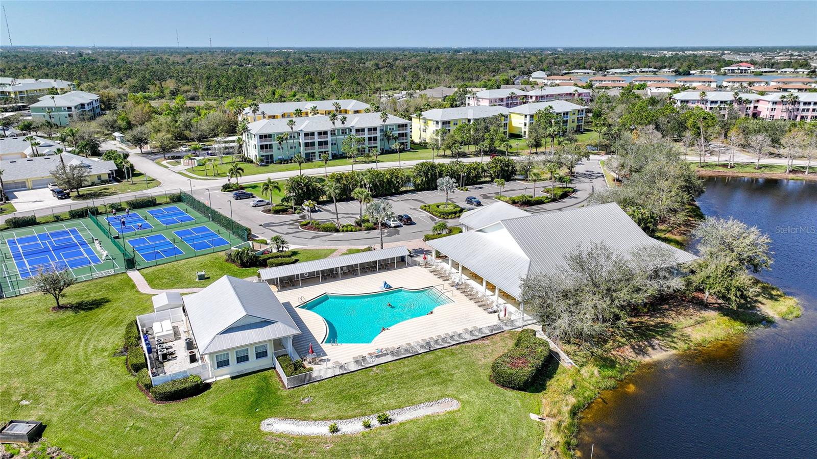 LAKE VIEW H CONDO/HERITAGE LAKE - Residential