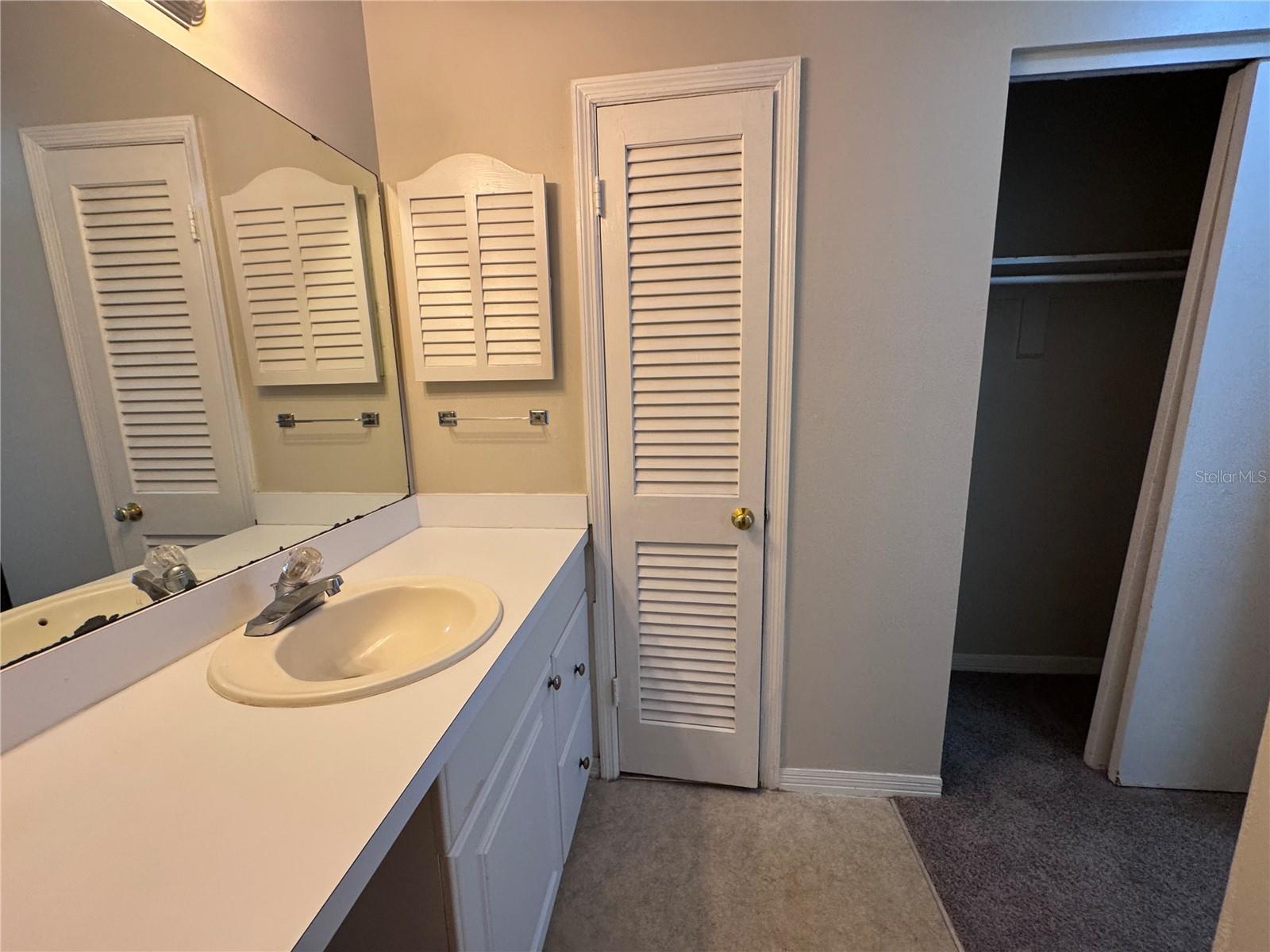 LAKE HOWELL ARMS CONDO - Residential Lease