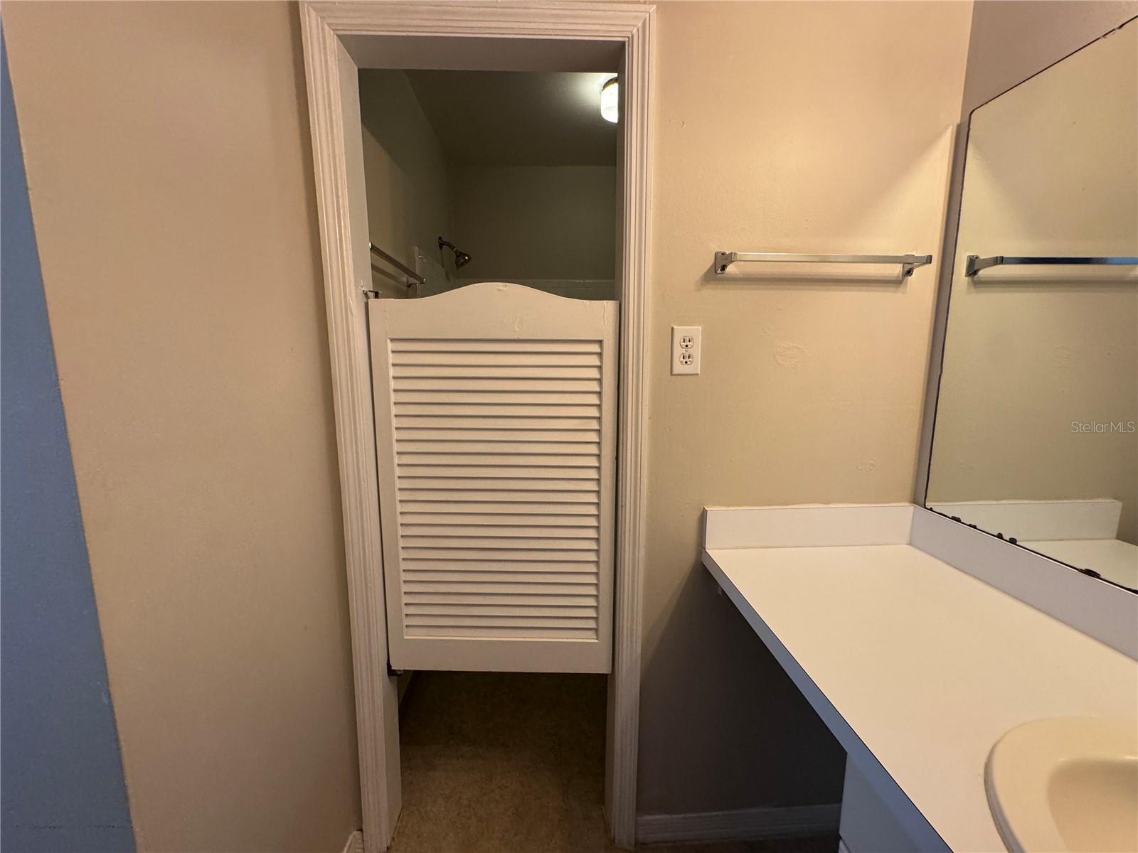LAKE HOWELL ARMS CONDO - Residential Lease