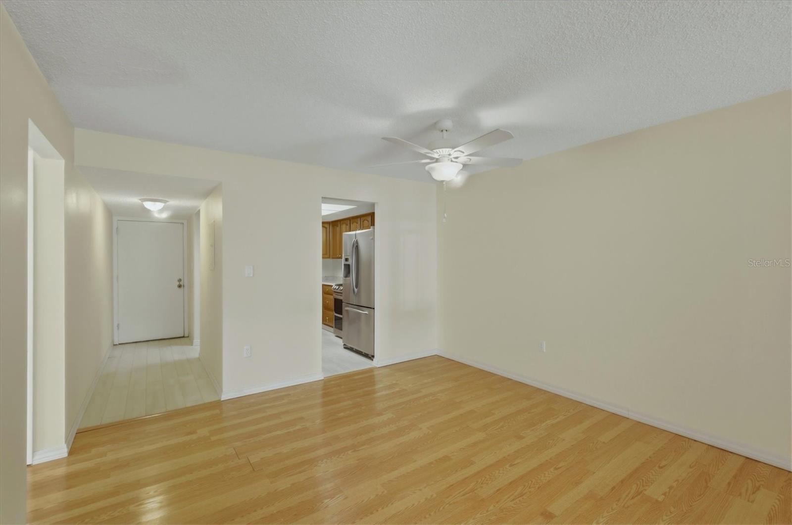 BAYSHORE ON THE LAKE APTS SEC 4 - Residential Lease