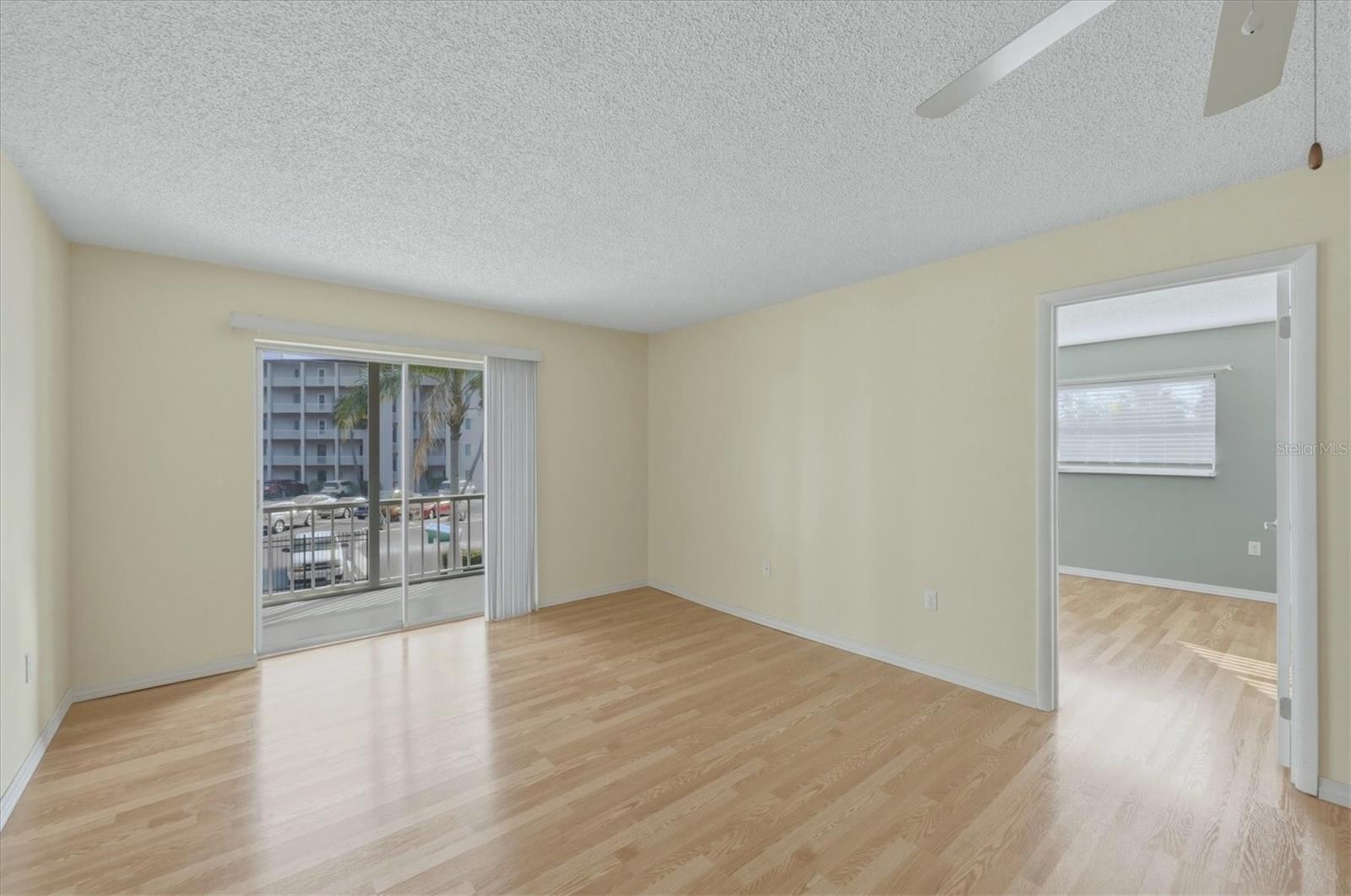 BAYSHORE ON THE LAKE APTS SEC 4 - Residential Lease