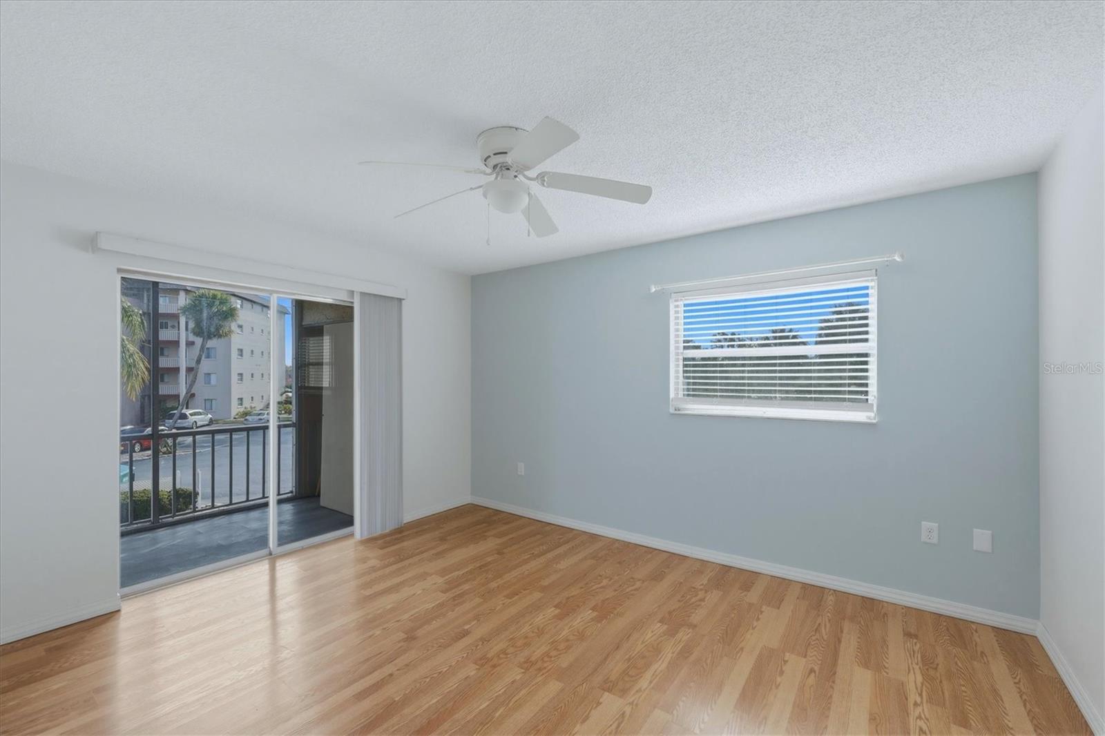 BAYSHORE ON THE LAKE APTS SEC 4 - Residential Lease