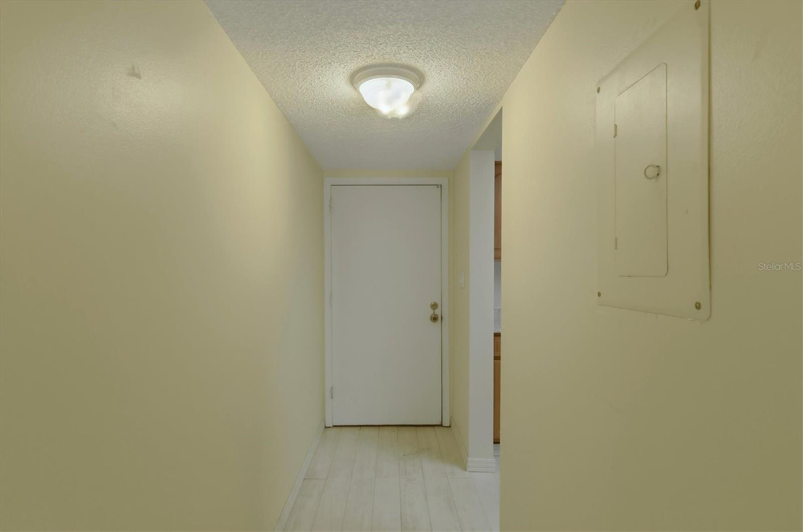 BAYSHORE ON THE LAKE APTS SEC 4 - Residential Lease