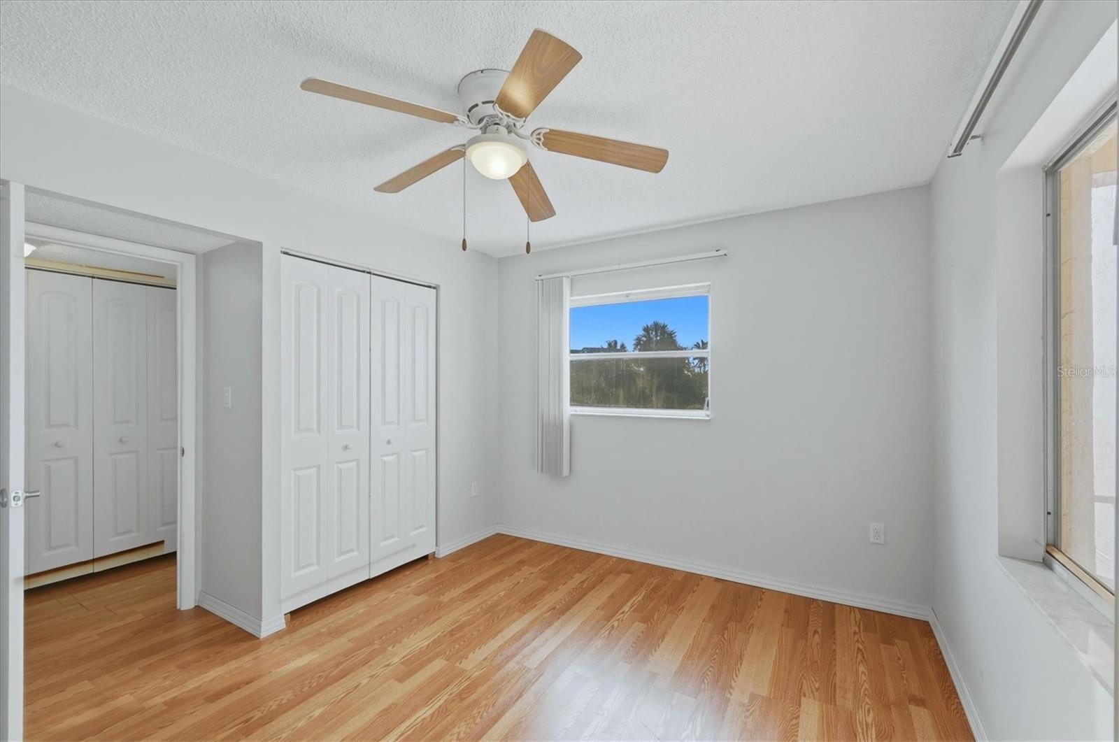 BAYSHORE ON THE LAKE APTS SEC 4 - Residential Lease