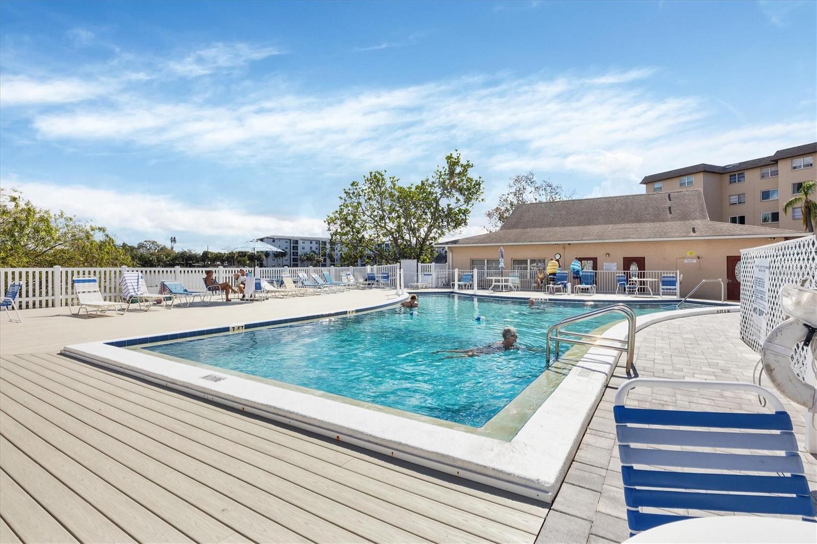 BAYSHORE ON THE LAKE APTS SEC 4 - Residential Lease