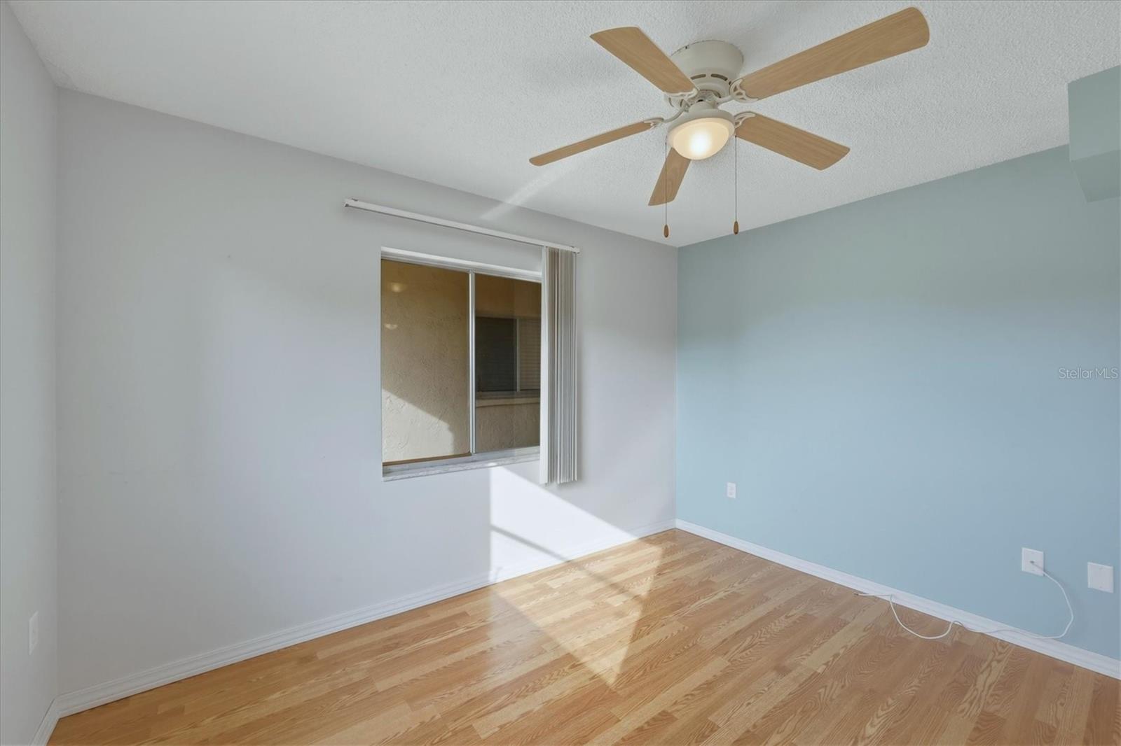 BAYSHORE ON THE LAKE APTS SEC 4 - Residential Lease