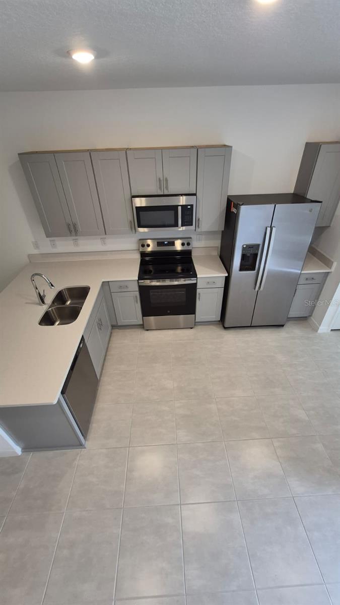 WESTVIEW POD A PH 3 - Residential Lease