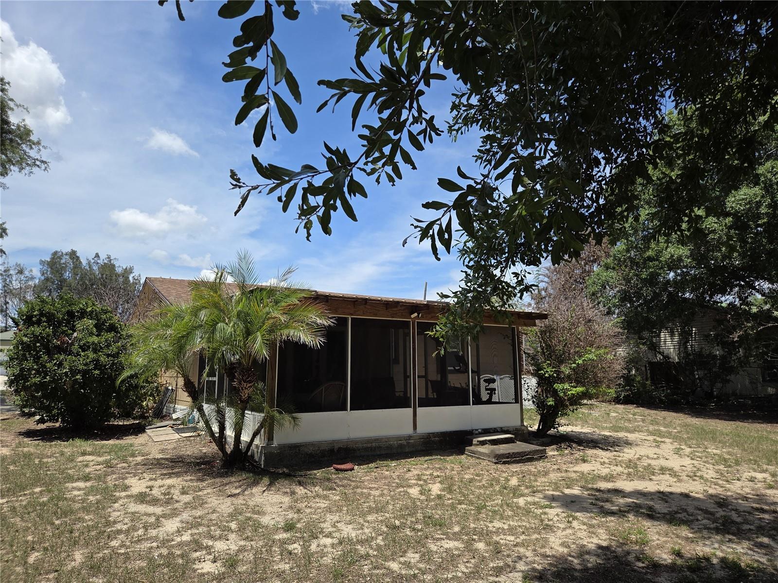 LAKE SIDE TERRACE - Residential