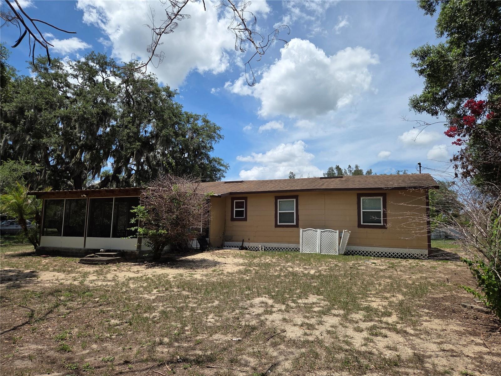 LAKE SIDE TERRACE - Residential