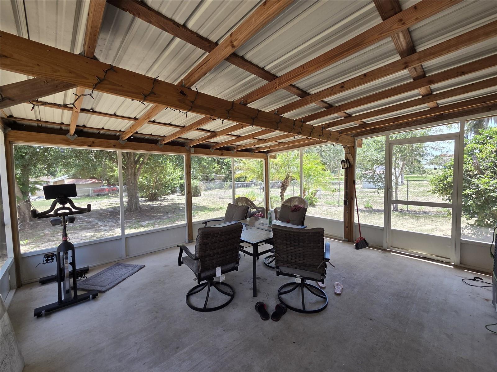 LAKE SIDE TERRACE - Residential
