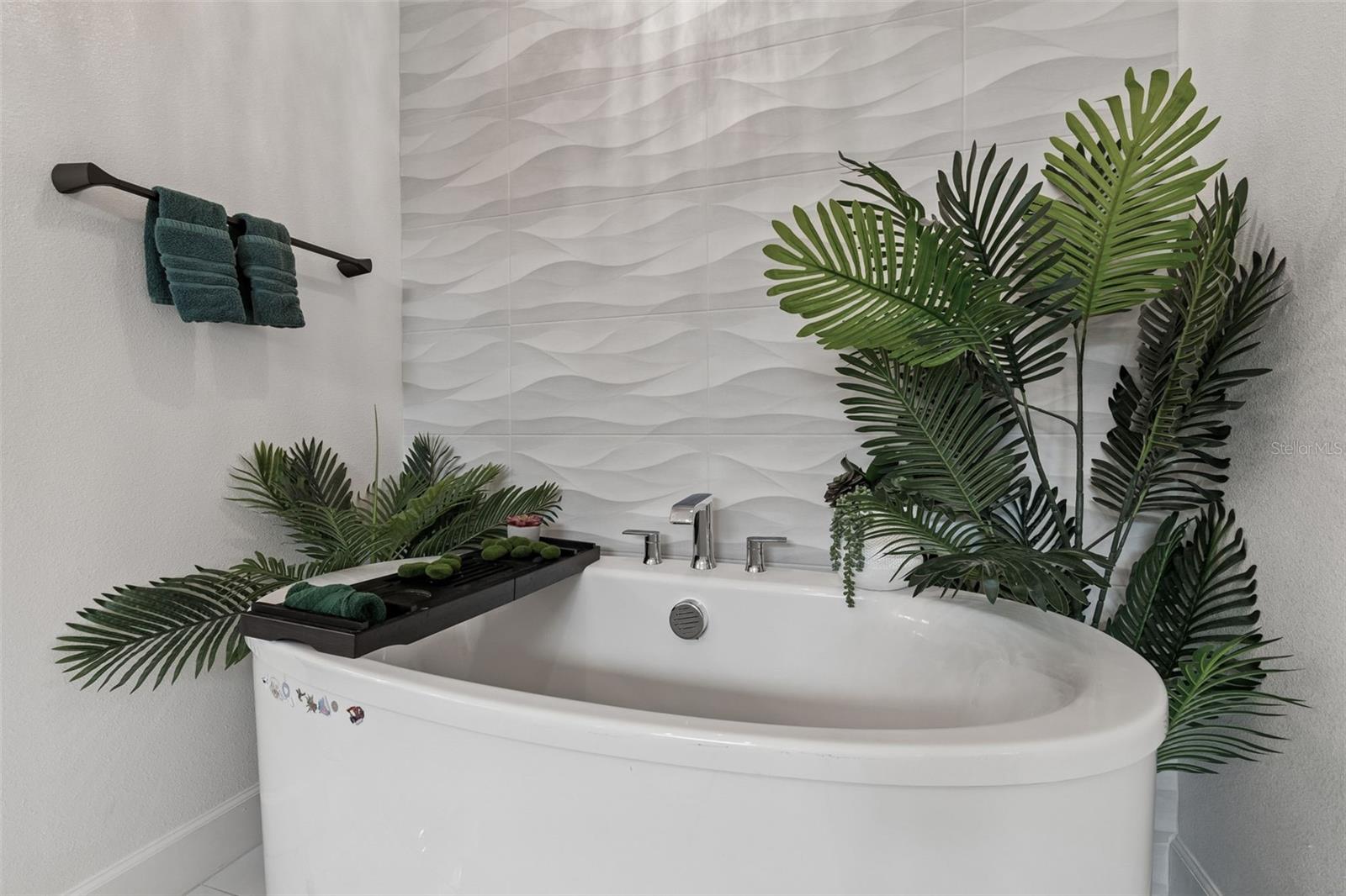 MIRABAY - Residential